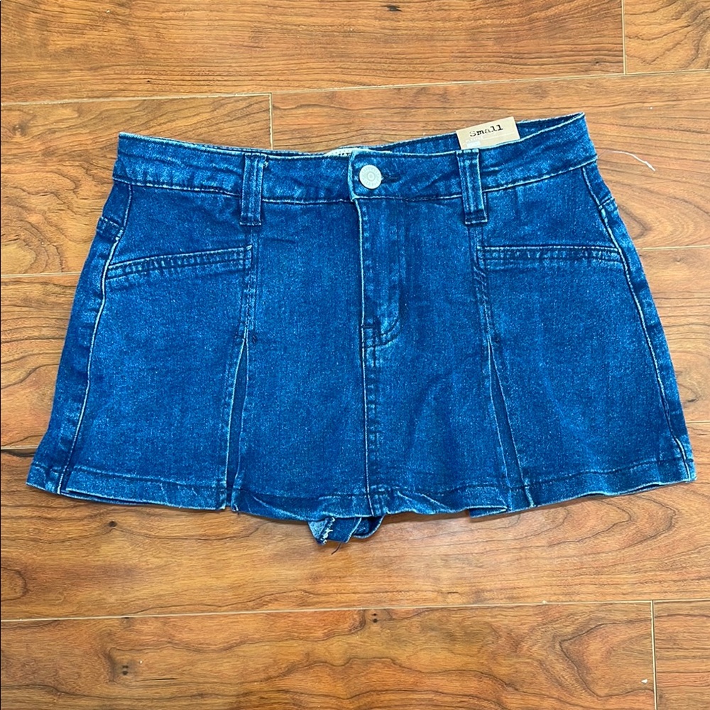 NWT Dark Wash Pleated Mid-Rise Skort Shorts